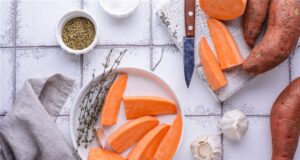 Recette spéciale : houmous de patates douces avec des noisettes grillées patates douces avec des noisettes grillées