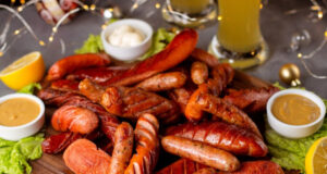 Avec quoi accompagner des saucisses : astuces pour un repas équilibré accompagner saucisses